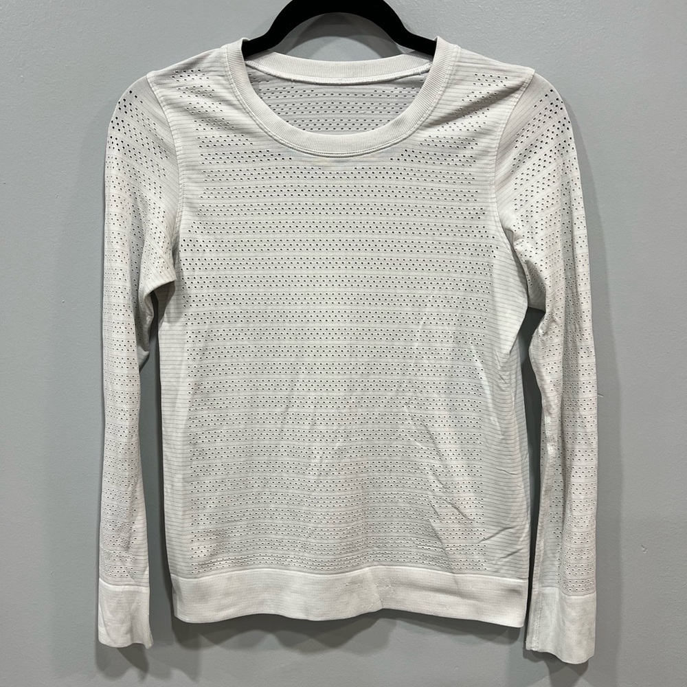 Lululemon long sleeve breeze shirt size 6